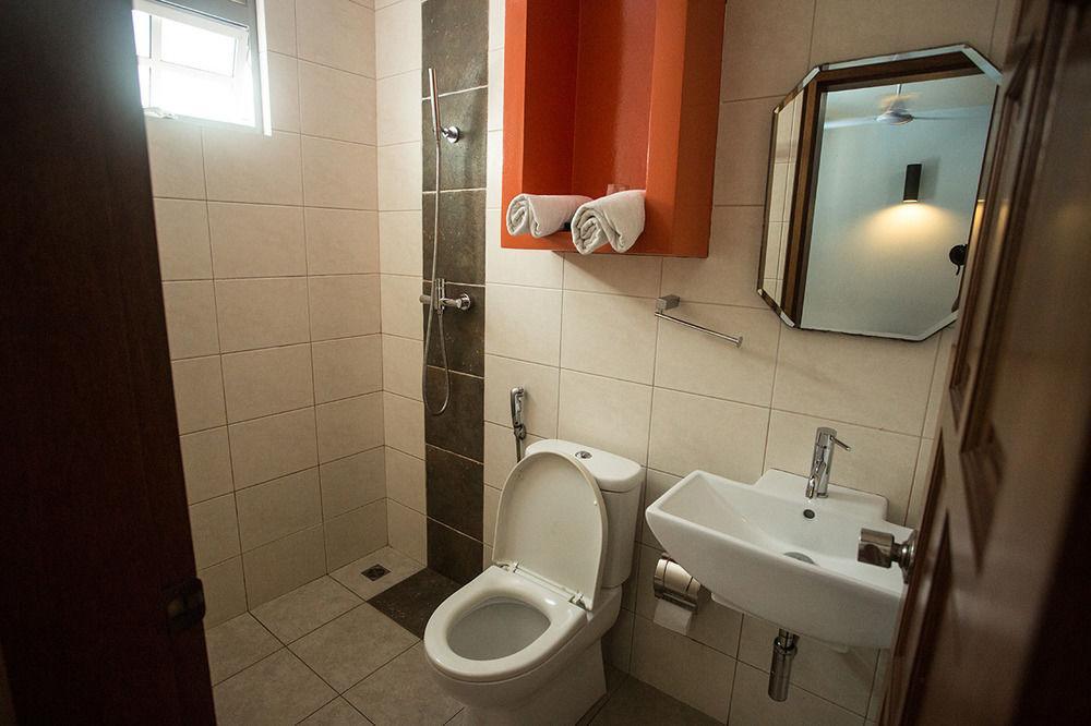 Lvis Boutique Hotel Male Bagian luar foto