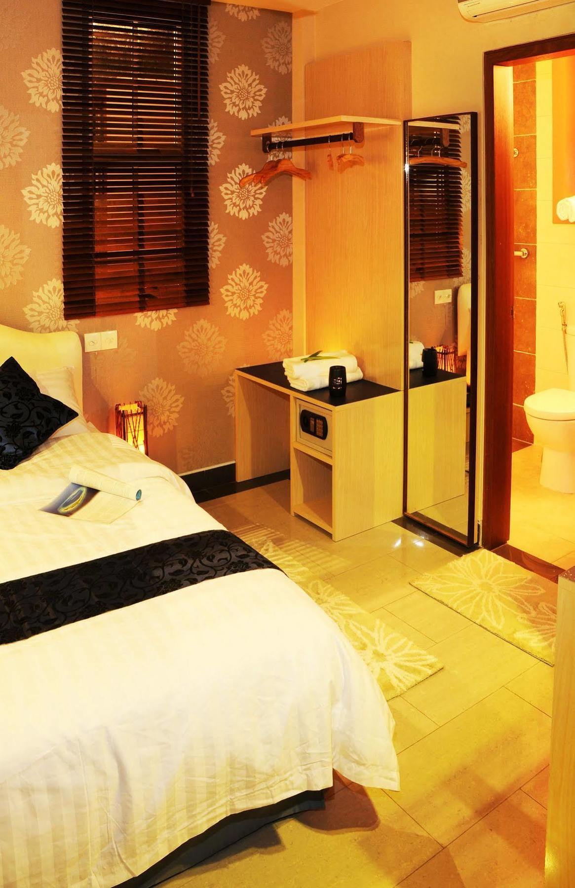 Lvis Boutique Hotel Male Bagian luar foto